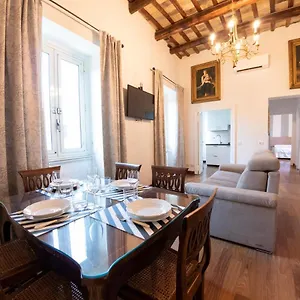 Appartamento The Best Rent - Beautiful With Terrace Near Colosseo, Roma